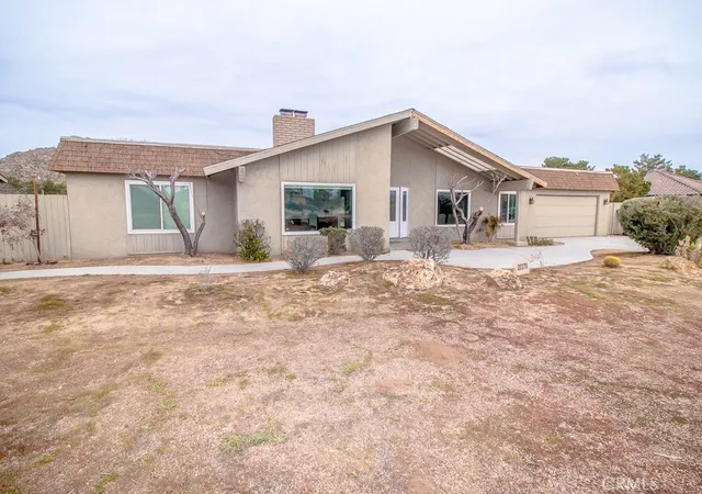 Photo 3 of Single family home for sale at 20376 Tonawanda, Apple Valley, CA 92307 | MLS# IG26192852 | Listing updated on 2026-09-15