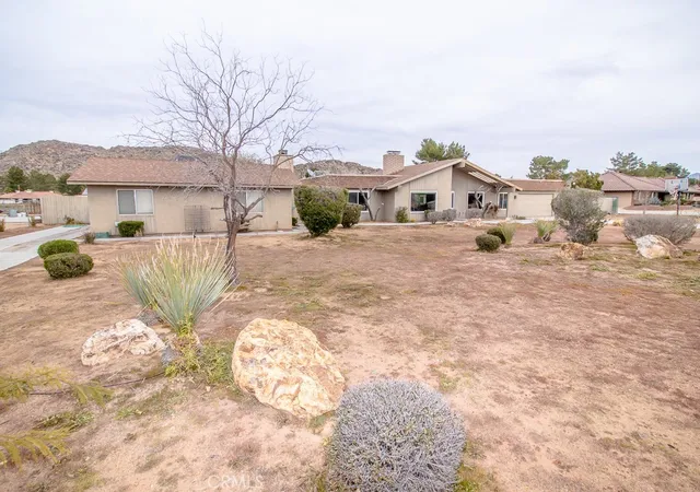 Photo 4 of Single family home for sale at 20376 Tonawanda, Apple Valley, CA 92307 | MLS# IG26192852 | Listing updated on 2026-09-15