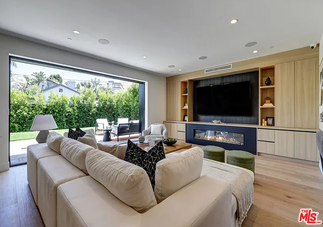 Photo 3 of Single family home for sale at 846 Dickson St, Marina Del Rey, CA 90292 | MLS# 26954889 | Listing updated on 2026-09-15