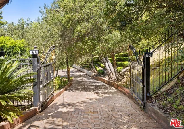 Photo 2 of Mansion for sale at 13355 Mulholland Dr, Beverly Hills, CA 90210 | MLS# 26955307 | Listing updated on 2026-09-14