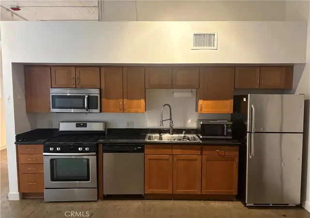 Condo for sale at 420 S San Pedro St Apt 226 Los Angeles Ca, Los Angeles, CA 90013 | MLS# DW26193022