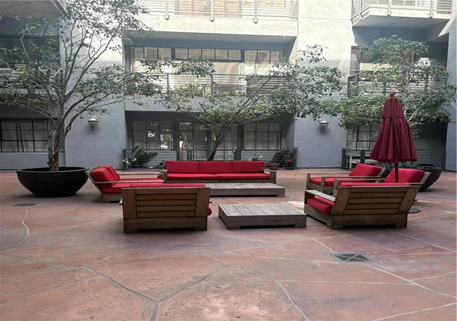 Photo 4 of Condo for sale at 420 S San Pedro St Apt 226 Los Angeles Ca, Los Angeles, CA 90013 | MLS# DW26193022 | Listing updated on 2026-09-15