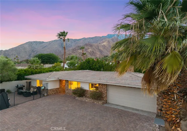 Photo 2 of Single family home for sale at 2553 N Cardillo Ave, Palm Springs, CA 92262 | MLS# SB26189291 | Listing updated on 2026-09-15
