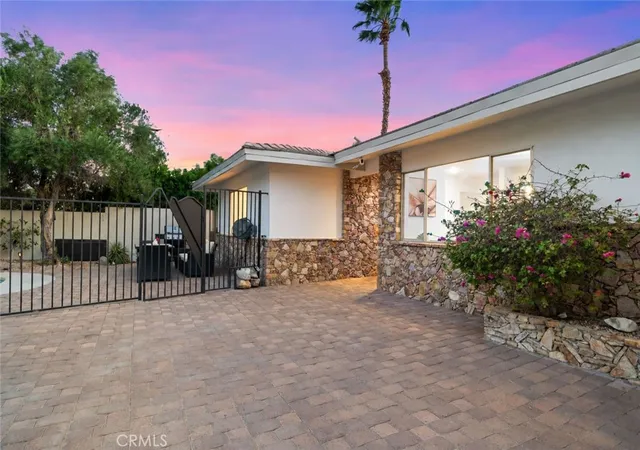 Photo 3 of Single family home for sale at 2553 N Cardillo Ave, Palm Springs, CA 92262 | MLS# SB26189291 | Listing updated on 2026-09-15