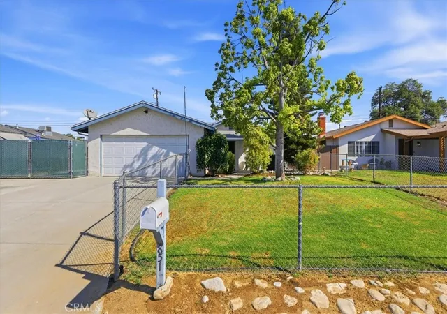 Photo 4 of Single family home for sale at 851 Garden Grv, Norco, CA 92860 | MLS# IG26192994 | Listing updated on 2026-09-15