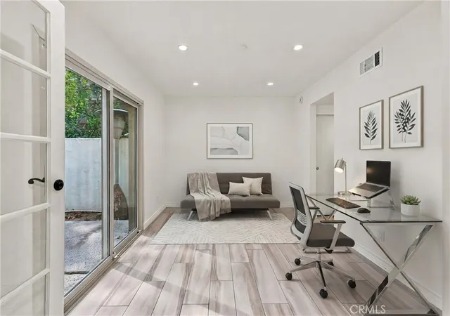 Photo 4 of Townhouse for sale at 10120 Larwin Ave #3, Chatsworth, CA 91311 | MLS# SR26190130 | Listing updated on 2026-09-14