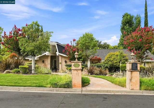 Photo 1 of Sale Pending at 126 Peake Pl, Alamo, CA 94507 | MLS# 41147042 | Listing updated on 2026-09-18