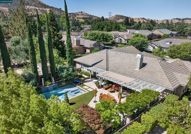 Photo 2 of Sale Pending at 4 Pardi Ln, Clayton, CA 94517 | MLS# 41147064 | Listing updated on 2026-09-15