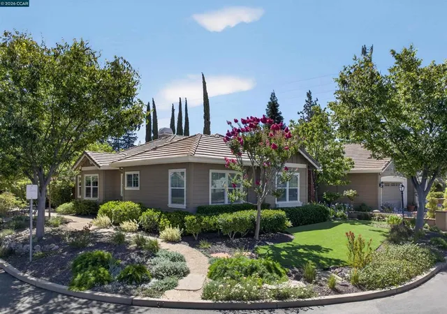 Photo 4 of Sale Pending at 4 Pardi Ln, Clayton, CA 94517 | MLS# 41147064 | Listing updated on 2026-09-15