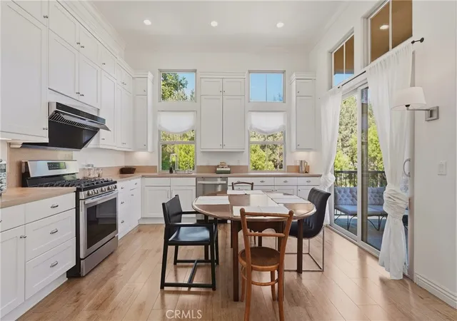 Listing Photo 3 - Condo for sale in building located at 240 Mayfair, Irvine, CA 92620