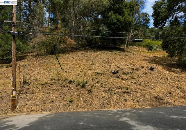 Photo 2 of Land for sale at 0 Gouldin Rd, Oakland, CA 94611 | MLS# 41147087 | Listing updated on 2026-09-15