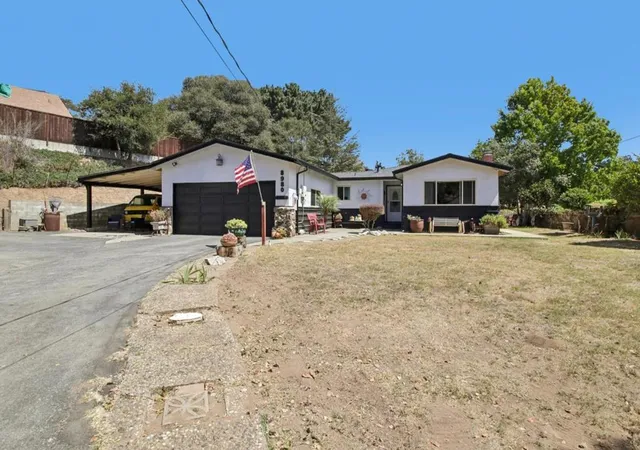 Photo 1 of Sale Pending at 8980 Oak Rd, Salinas, CA 93907 | MLS# ML82059993 | Listing updated on 2026-09-15