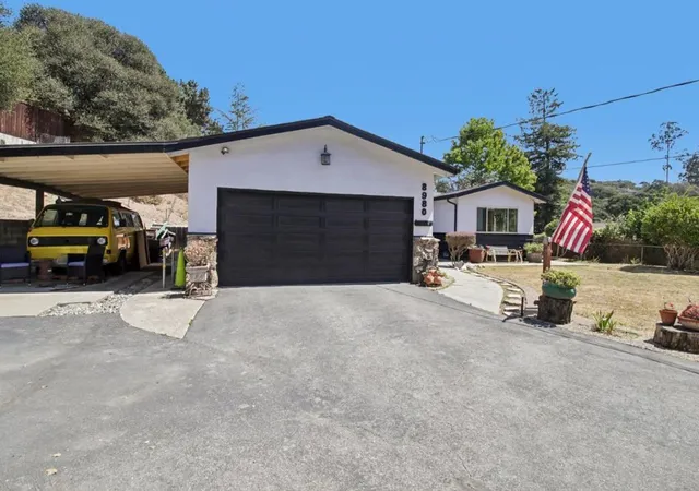 Photo 3 of Sale Pending at 8980 Oak Rd, Salinas, CA 93907 | MLS# ML82059993 | Listing updated on 2026-09-15