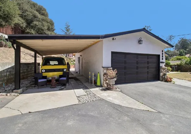 Photo 4 of Sale Pending at 8980 Oak Rd, Salinas, CA 93907 | MLS# ML82059993 | Listing updated on 2026-09-15