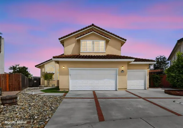 Photo 2 of Single family home for sale at 1641 El Camino De Vida, Hollister, CA 95023 | MLS# ML82059996 | Listing updated on 2026-09-16
