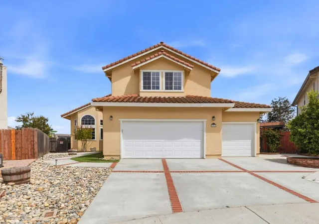 Photo 3 of Single family home for sale at 1641 El Camino De Vida, Hollister, CA 95023 | MLS# ML82059996 | Listing updated on 2026-09-16