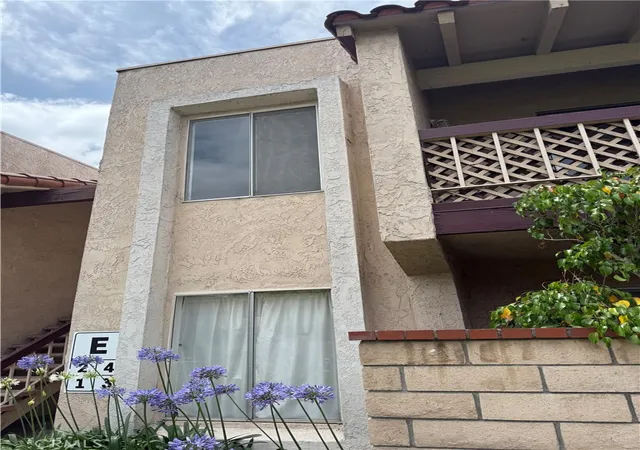 Photo 1 of Condo for sale at 700 W La Veta #E4, Orange, CA 92868 | MLS# OC26193860 | Listing updated on 2026-09-14