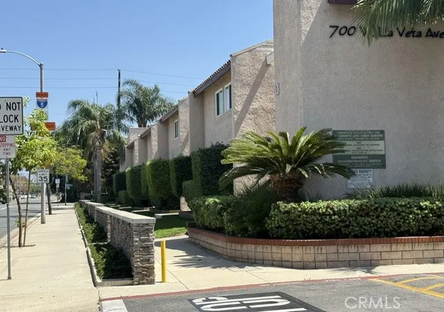 Photo 3 of Condo for sale at 700 W La Veta #E4, Orange, CA 92868 | MLS# OC26193860 | Listing updated on 2026-09-14