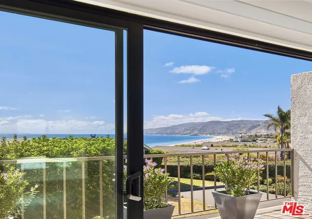 Photo 4 of Condo for sale at 6772 Shearwater Ln, Malibu, CA 90265 | MLS# 26973673 | Listing updated on 2026-09-14