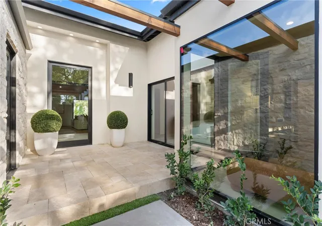 Photo 4 of Single family home for sale at 3080 Country Clb Dr, Costa Mesa, CA 92626 | MLS# OC26193610 | Listing updated on 2026-09-15