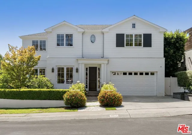 Photo 2 of Single family home for sale at 3531 Stoner Ave, Los Angeles, CA 90066 | MLS# 26931219 | Listing updated on 2026-09-14