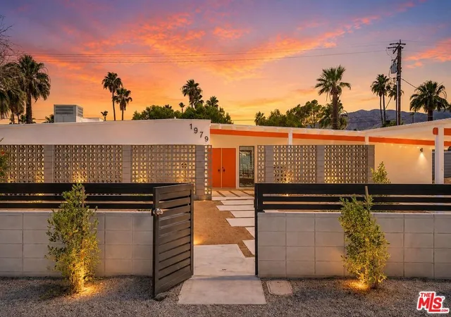Photo 2 of Single family home for sale at 1979 E Alejo Rd, Palm Springs, CA 92262 | MLS# 26976295 | Listing updated on 2026-09-14