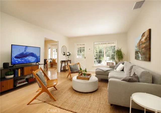 Photo 2 of Single family home for sale at 3213 Park Vista Dr, La Crescenta, CA 91214 | MLS# GD26191310 | Listing updated on 2026-09-15