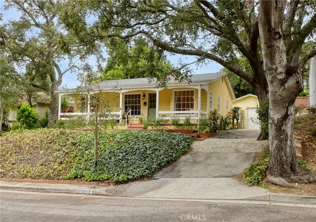 Photo 3 of Single family home for sale at 3213 Park Vista Dr, La Crescenta, CA 91214 | MLS# GD26191310 | Listing updated on 2026-09-15