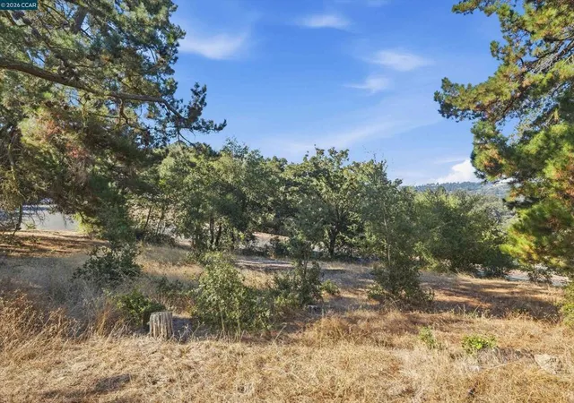 Photo 1 of Land for sale at 0 Hamlin Rd, Lafayette, CA 94549 | MLS# 41147187 | Listing updated on 2026-09-22