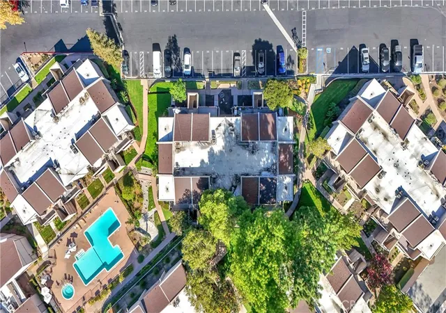 Listing Photo 5 - Condo for sale in building located at 3054 Associated, Fullerton, CA 92835 - Unit #22