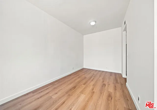 Photo 3 of Condo for sale at 533 S St Andrews Pl #404, Los Angeles, CA 90020 | MLS# 26944229 | Listing updated on 2026-09-15