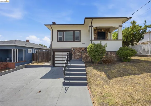 Photo 3 of Single family home for sale at 4207 Carrington St, Oakland, CA 94601 | MLS# 41147203 | Listing updated on 2026-09-14
