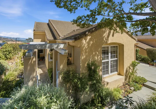 Photo 3 of Sale Pending at 853 Vista Grande Dr, Santa Paula, CA 93060 | MLS# V1-38569 | Listing updated on 2026-10-03