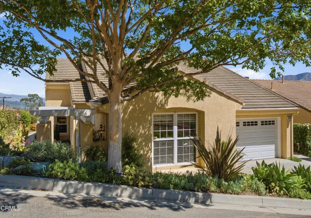 Photo 4 of Sale Pending at 853 Vista Grande Dr, Santa Paula, CA 93060 | MLS# V1-38569 | Listing updated on 2026-10-03