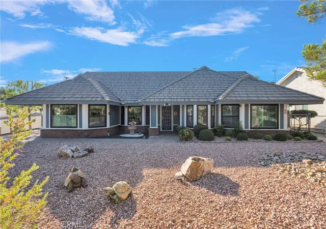 Photo 2 of Single family home for sale at 17340 Buckthorn, Hesperia, CA 92345 | MLS# CV26194371 | Listing updated on 2026-09-15