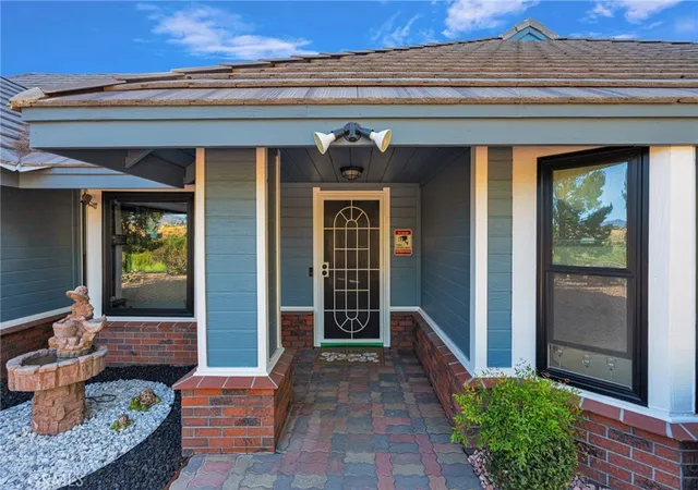 Photo 3 of Single family home for sale at 17340 Buckthorn, Hesperia, CA 92345 | MLS# CV26194371 | Listing updated on 2026-09-15
