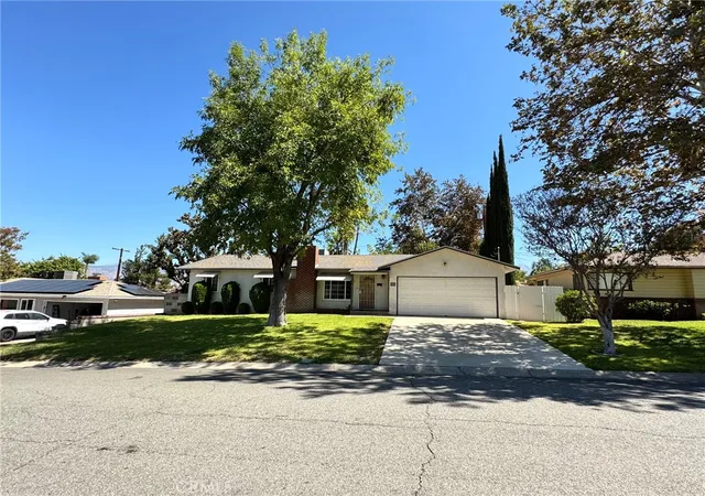 Photo 2 of Single family home for sale at 517 Lemon, Redlands, CA 92374 | MLS# RS26194662 | Listing updated on 2026-09-14