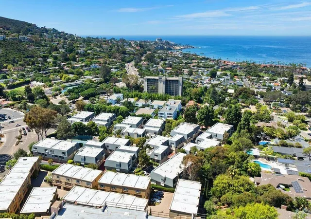 Photo 4 of Townhouse for sale at 2406 Torrey Pines Rd #148, La Jolla, CA 92037 | MLS# NDP2608351 | Listing updated on 2026-09-15