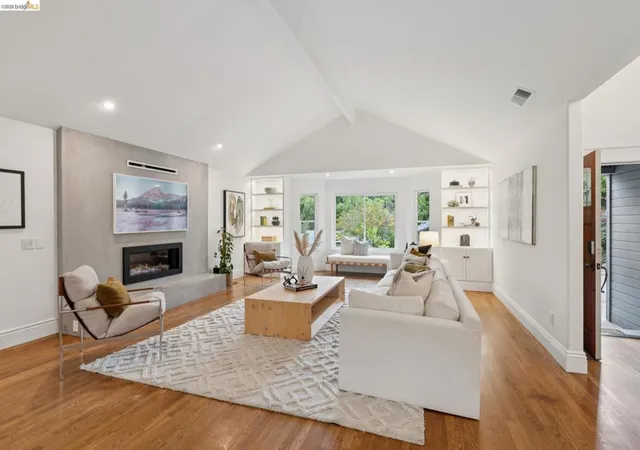 Photo 4 of Sale Pending at 626 Caldwell Rd, Oakland, CA 94611 | MLS# 41147254 | Listing updated on 2026-09-15