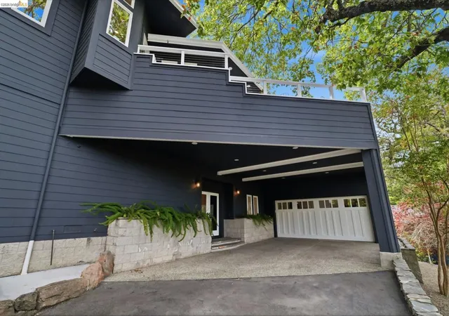Photo 3 of Single family home for sale at 857 A Mountain View Dr, Lafayette, CA 94549 | MLS# 41147263 | Listing updated on 2026-09-14
