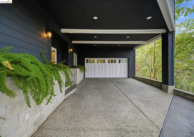 Photo 4 of Single family home for sale at 857 A Mountain View Dr, Lafayette, CA 94549 | MLS# 41147263 | Listing updated on 2026-09-14