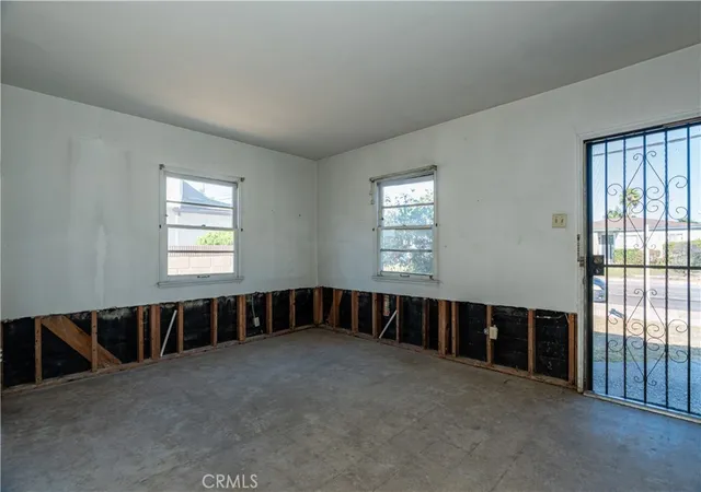 Photo 4 of Sale Pending at 16023 S Manhattan, Gardena, CA 90247 | MLS# SB26194938 | Listing updated on 2026-09-14