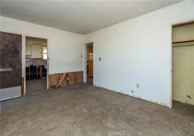Photo 3 of Sale Pending at 16023 S Manhattan Pl, Gardena, CA 90247 | MLS# SB26195003 | Listing updated on 2026-09-14