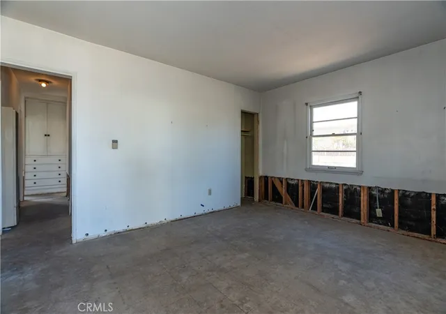 Photo 3 of Sale Pending at 16023 S Manhattan Pl, Gardena, CA 90247 | MLS# SB26195003 | Listing updated on 2026-09-14