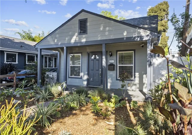 Photo 2 of Single family home for sale at 752 Loma, Long Beach, CA 90804 | MLS# SR26194688 | Listing updated on 2026-09-14