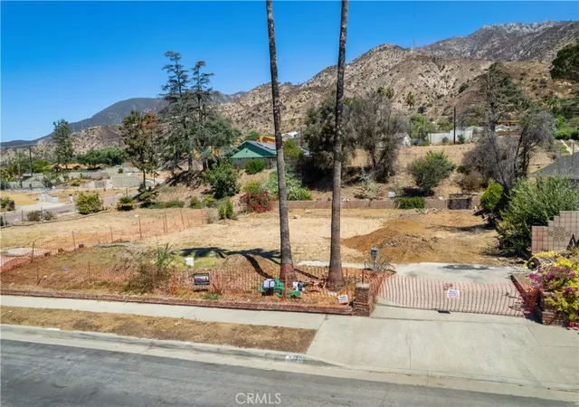 Photo 2 of Sale Pending at 523 E Mount Curv, Altadena, CA 91001 | MLS# AR26195076 | Listing updated on 2026-09-23