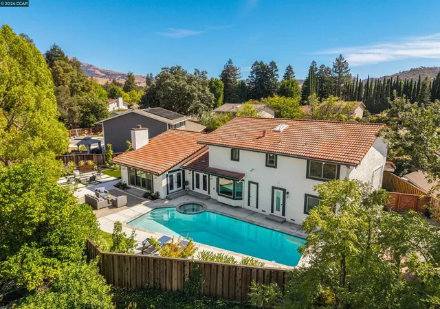 Photo 1 of Sale Pending at 3318 Cottingham Ct, Walnut Creek, CA 94598 | MLS# 41147320 | Listing updated on 2026-09-15