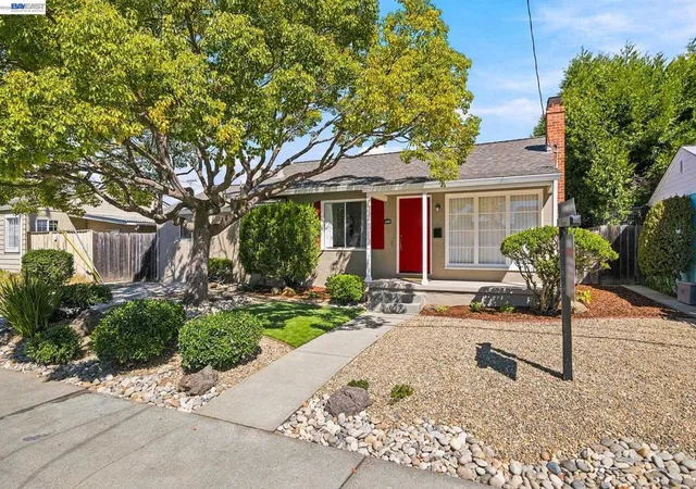 Photo 1 of Sale Pending at 2220 Farley St, Castro Valley, CA 94546 | MLS# 41147321 | Listing updated on 2026-09-26