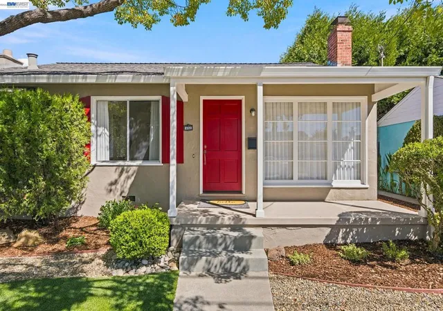 Photo 2 of Sale Pending at 2220 Farley St, Castro Valley, CA 94546 | MLS# 41147321 | Listing updated on 2026-09-26
