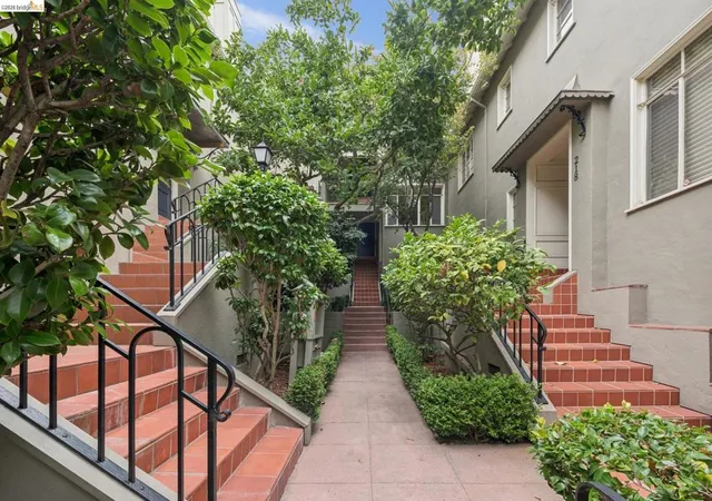 Photo 2 of Condo for sale at 208 Lee St, Oakland, CA 94610 | MLS# 41147324 | Listing updated on 2026-09-16